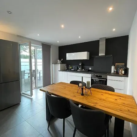Neuwertige Erdgeschosswohnung Mit Terrasse In Kruft! Apartman *