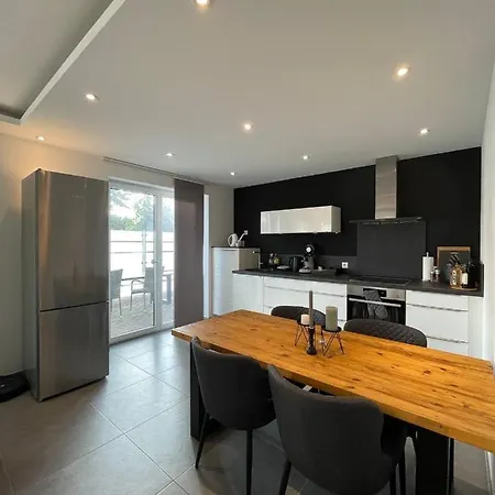 Neuwertige Erdgeschosswohnung Mit Terrasse In Kruft! Apartman Kruft