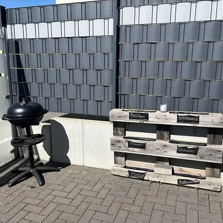 Neuwertige Erdgeschosswohnung Mit Terrasse In Kruft! Apartman